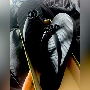 Gucci flip flops with box